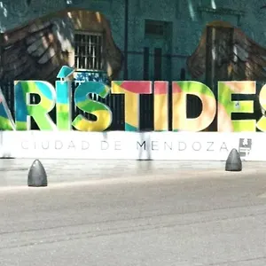 https://roxi-aristides.hotelsmendoza.com