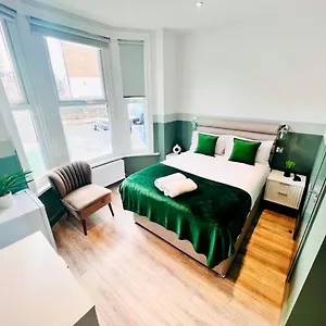 https://en-suite-room-look-like.brighton-hotels-england.com
